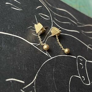 Madewell triangle chain drop earrings in vtg gold